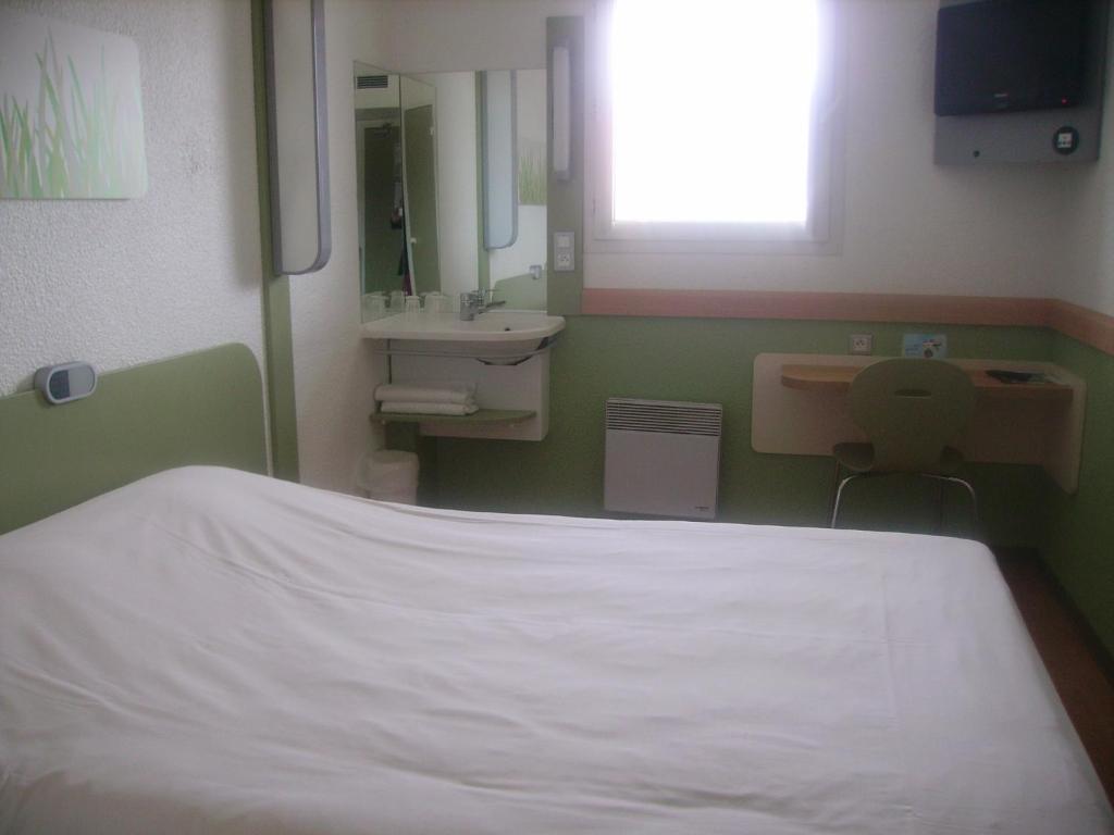 Ibis Budget Remiremont Room photo